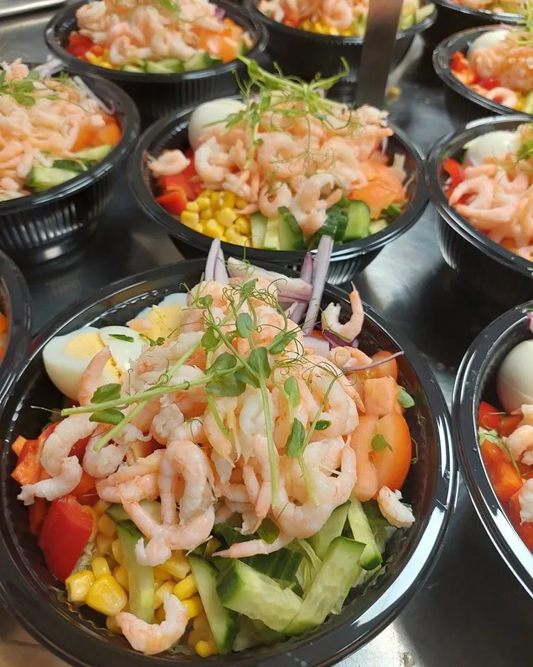 Takeaway-sallader och hämtmat från Stuveribaren Uddevalla